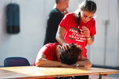 Dimostrazione difesa contro il bullismo a scuola